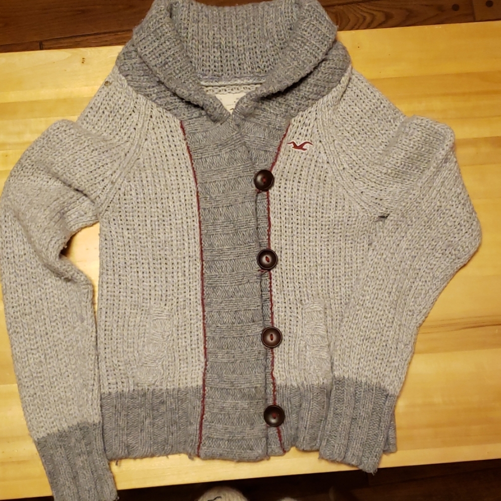 Womens Hollister sweater.